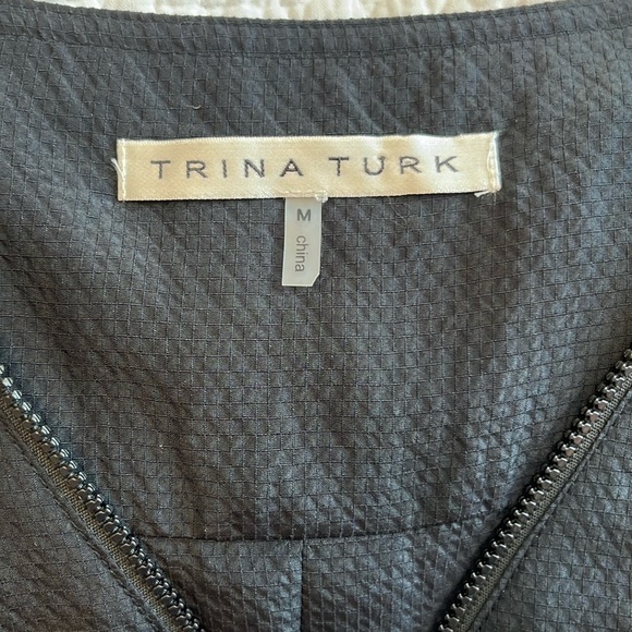 Trina Turk Silk V-Neck Zip Blouse Blouson Whimsigoth Office Glam Black Medium - Picture 2 of 9